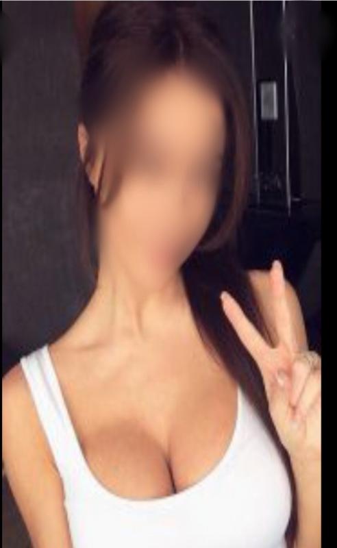 Abbi - 34DD Super Busty English Islington Escort