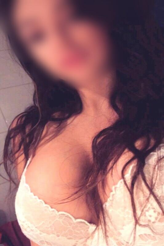Allice - Busty French Escort In Central London