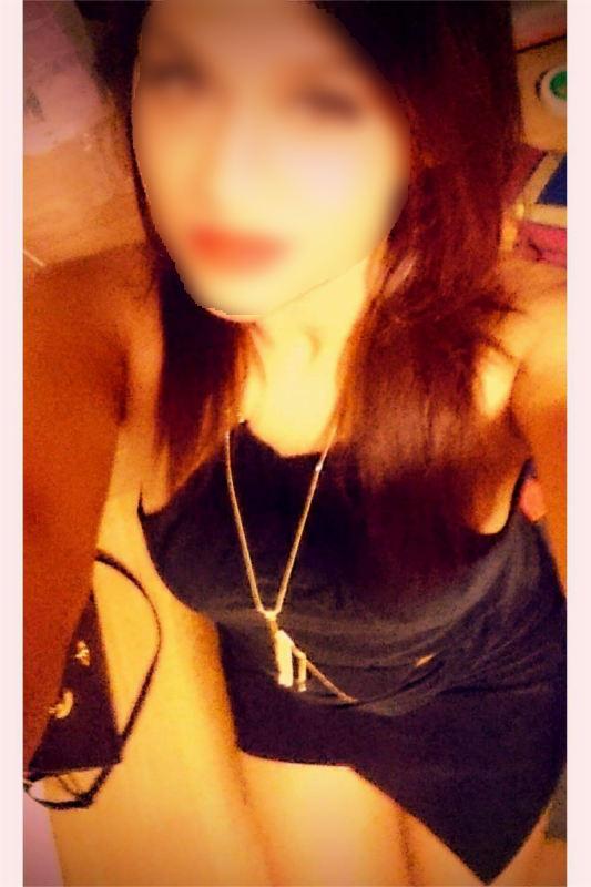 Ameera - Slim Indian Escort