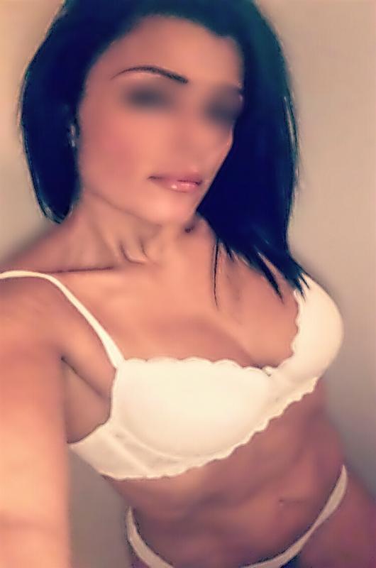 Anita - Busty Portuguese Escort