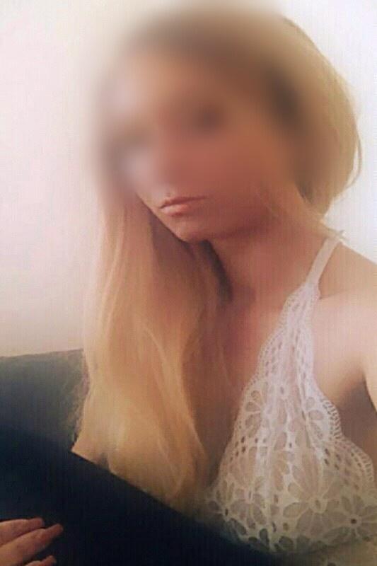 Cassie - Busty English Escort In NW10
