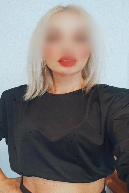 Pamella - Tall 34C Busty American GFE Bow Escort