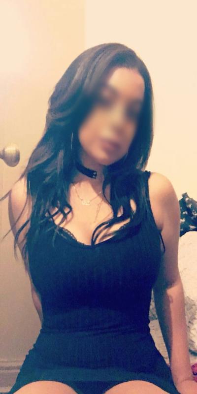 Skyler - 32GG Super Busty English Escort 