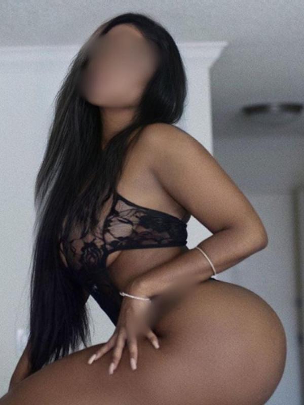 Tameraa - Naturally Busty Mixed Race Escort